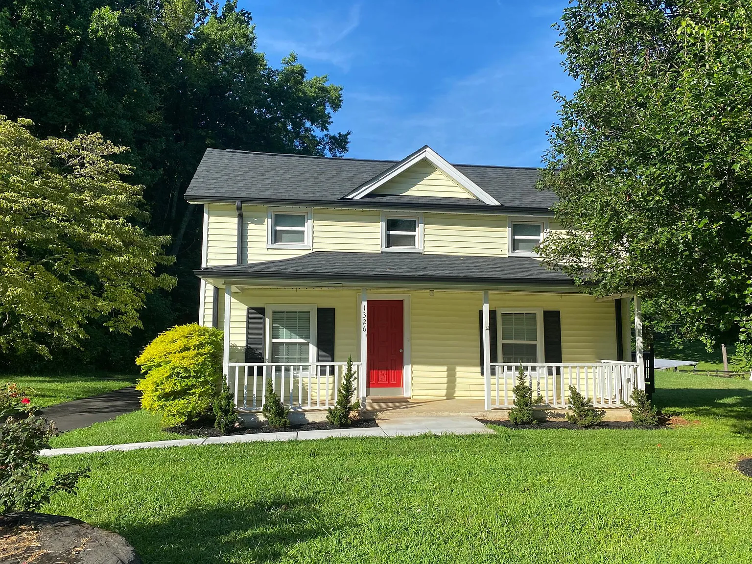 Rocky River Rd W, Charlotte — Photo 1