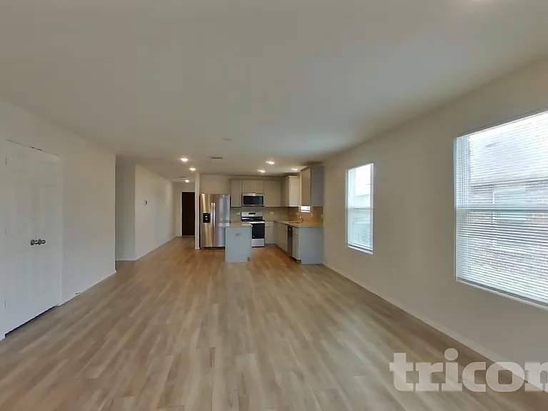 1125 Waggoner Dr — Photo 3
