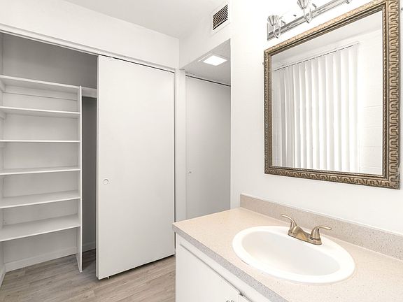 5th image of 1001 Louisiana Blvd SE #22