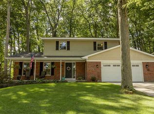 1510 Woodhill Ct SW, Wyoming, MI 49509