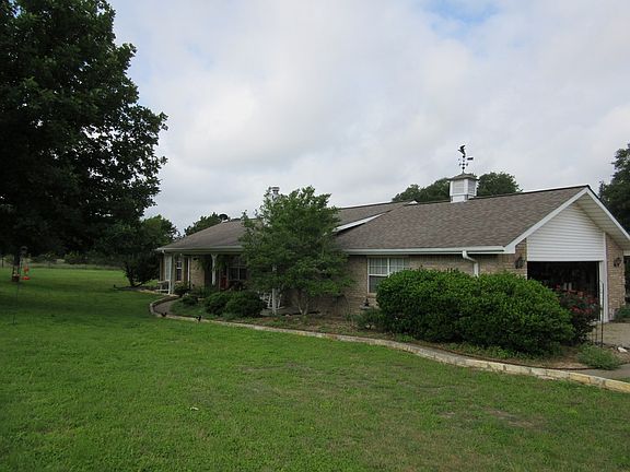 4th image of 221 Deer Run Dr