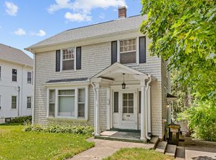 107 N Van Buren St, Dundee, IL 60118