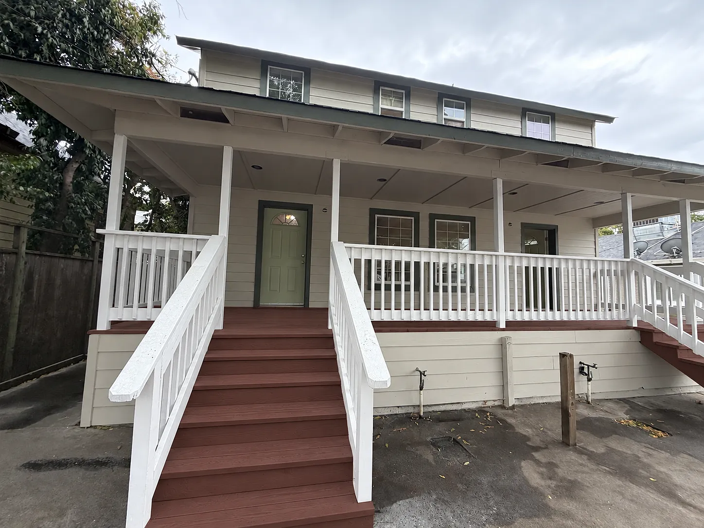 2 bed, 1.5 bath, 990 sqft, $1,600 — Photo 1
