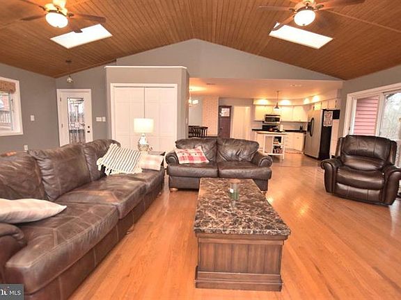 4th image of 6192 Holly Berry Ct