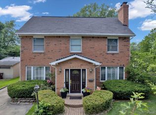 20779 Marter Rd, Grosse Pointe Woods, MI 48236