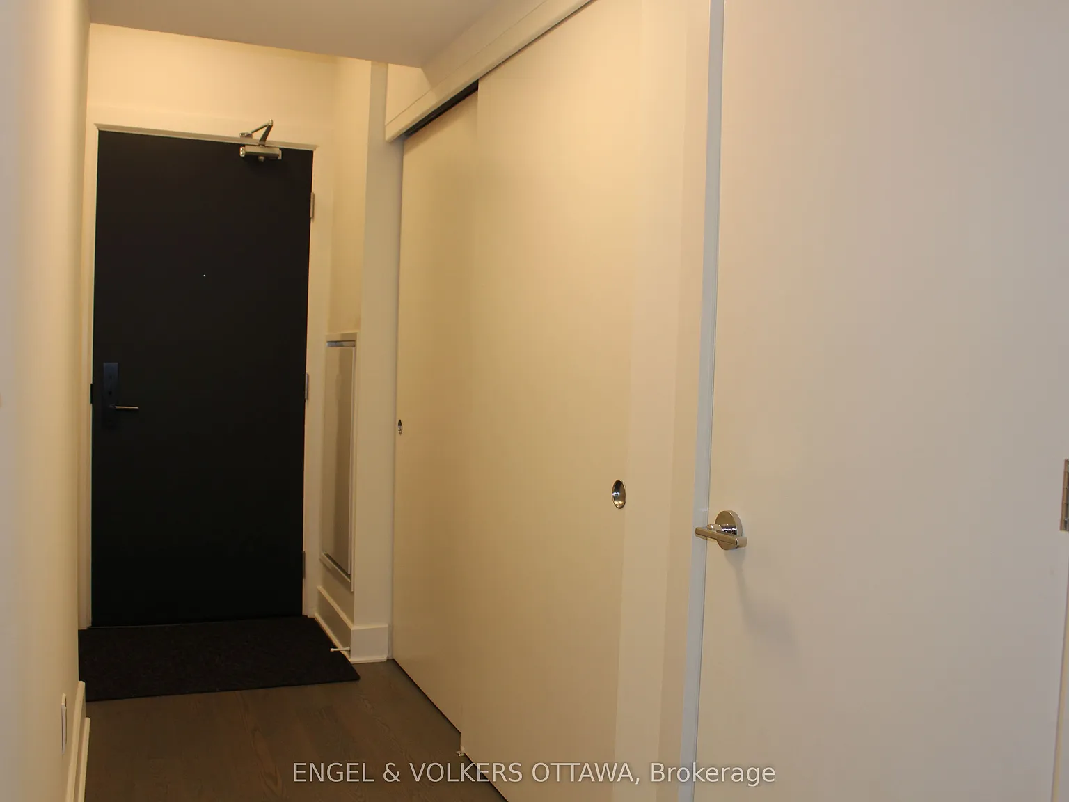 Studio, $1,800 — Photo 3