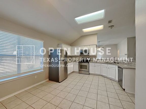 5th image of 3326 Ithaca Dr