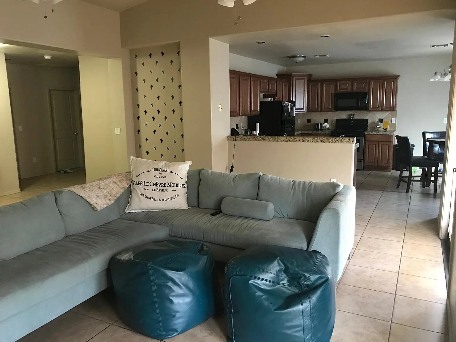 5 bed, 2212 sqft, $4,500 — Photo 4