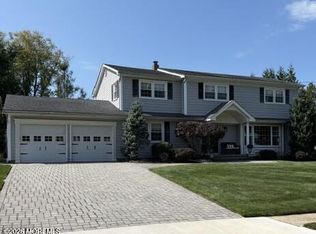 3 Calgary Cir, Morganville, NJ 07751