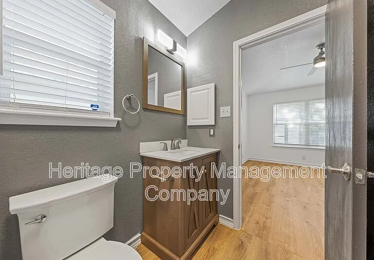 719 Eagle Trl — Photo 19