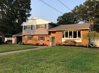 45 Oxbow Rd, Patchogue, NY 11772