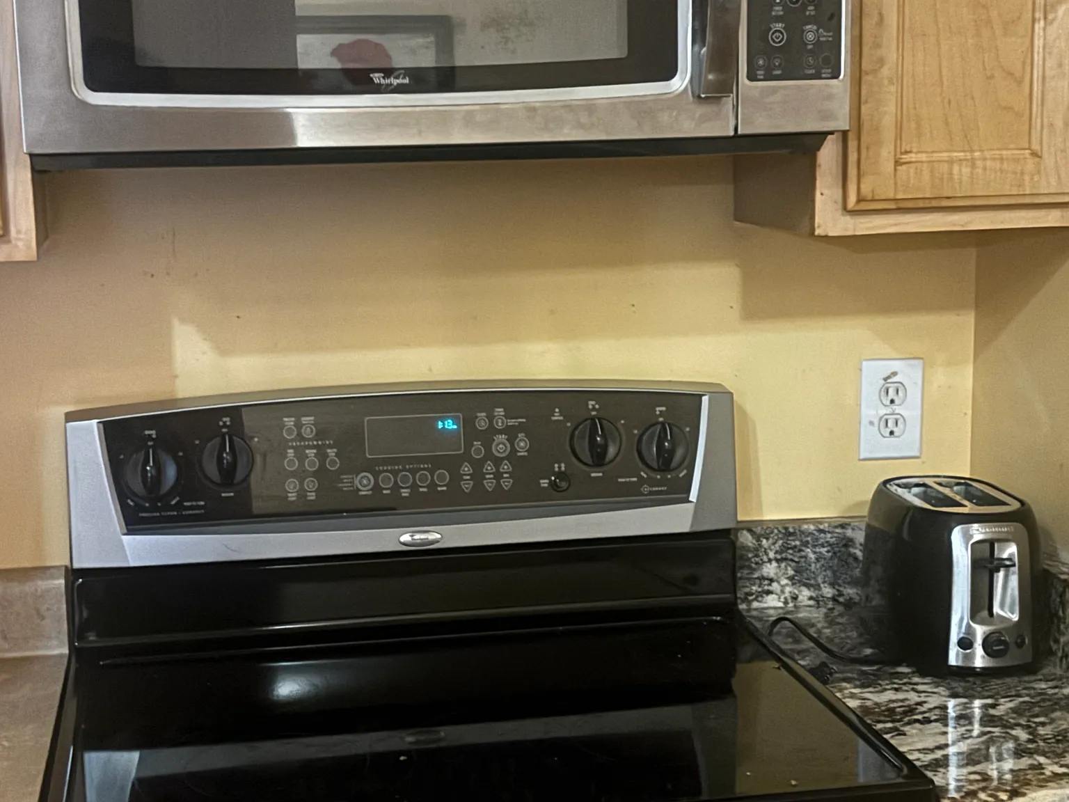 3 bed, 1906 sqft, $4,200 — Photo 2