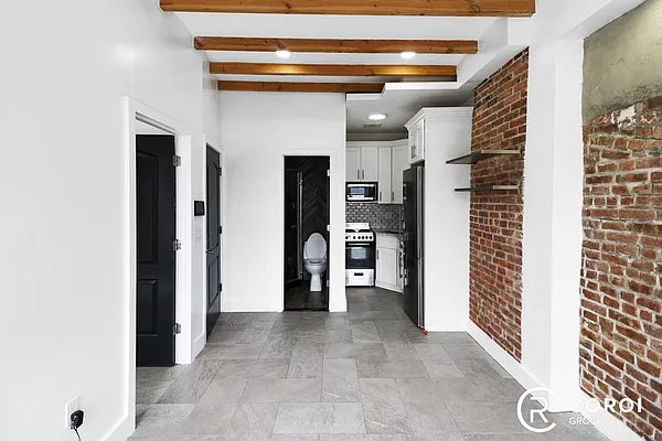 Rented by Coroi Corp | media 13