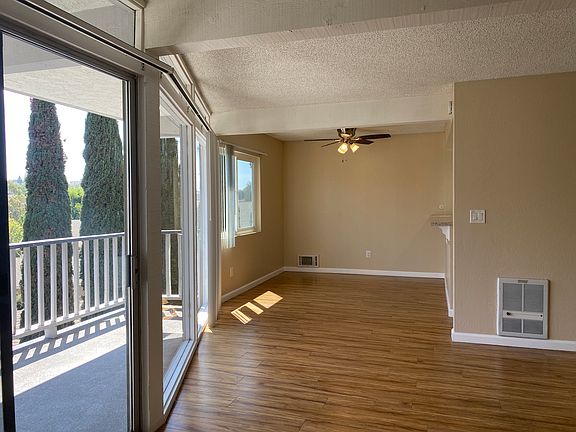 3rd image of 851 Domingo Dr APT 13