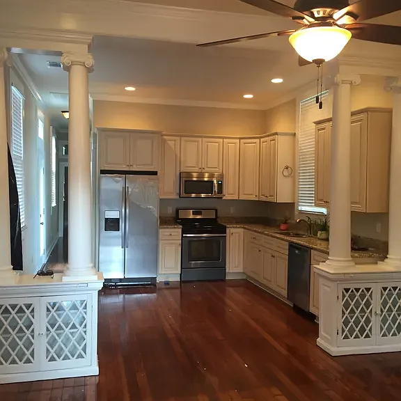 3815 Banks St — Photo 2