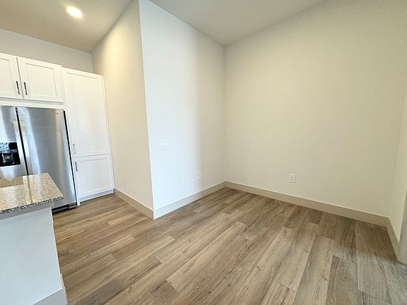 3rd image of 7205-4706 W Spring Creek Pkwy