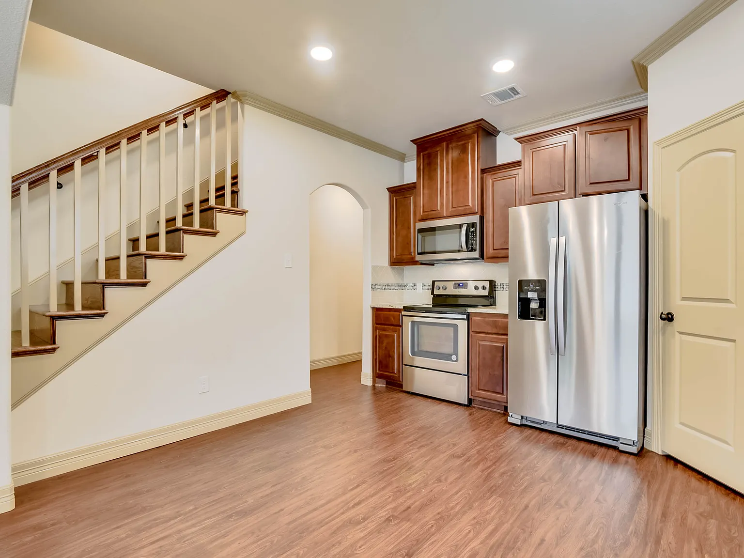 5 bed, 2036 sqft, $5,000 — Photo 3