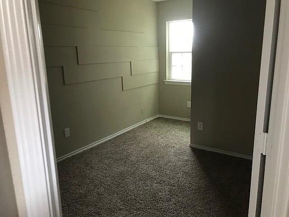 5th image of 544 Langston Dr