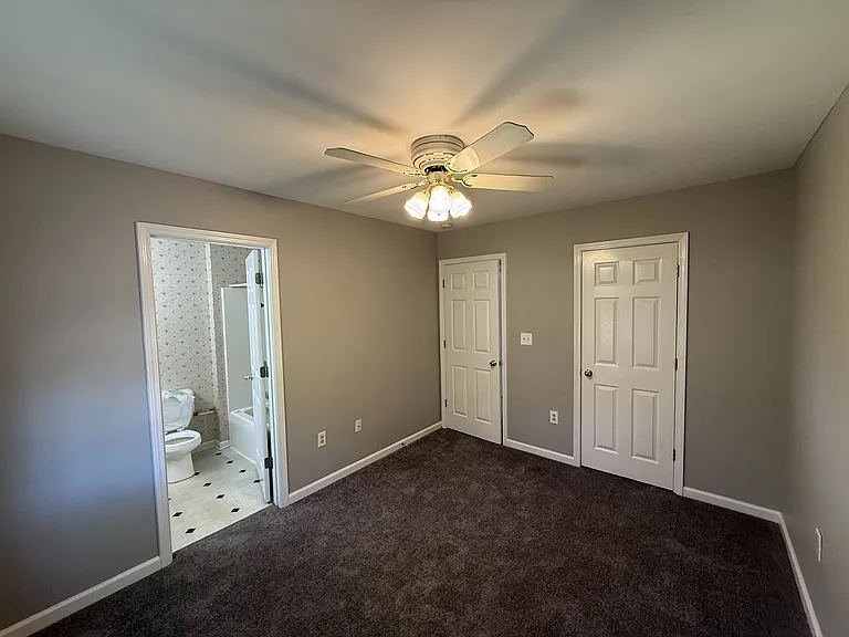 394 W Pointe Dr — Photo 15