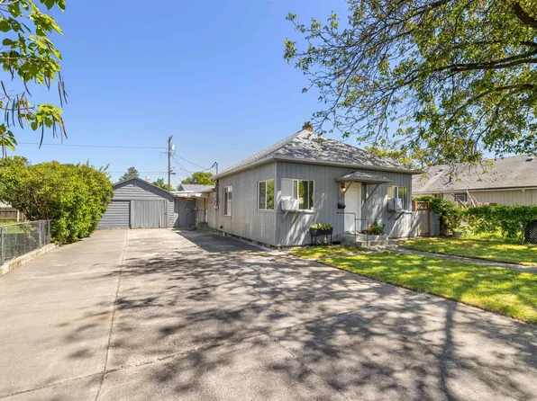 735 12th St, Clarkston, WA 99403