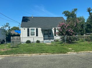 213 Seneca Dr, Oxon Hill, MD 20745