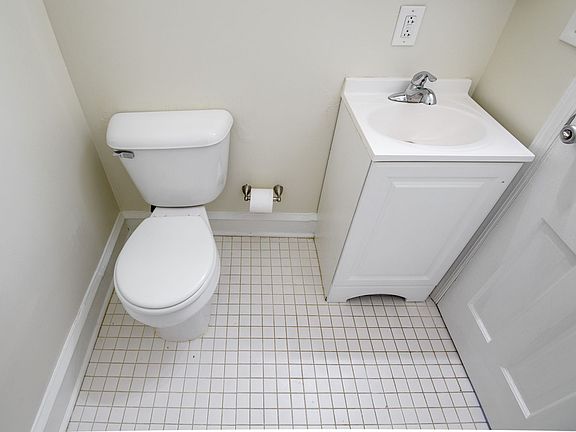 5th image of 7118 Germantown Ave #2F