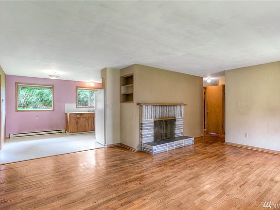 4th image of 1423 Miller Ave NE