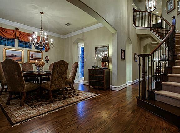 4th image of 124 Winsley Cir