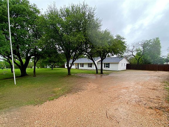 2nd image of 1012 Winding Rd