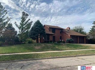 2721 S 66th Pl, Lincoln, NE 68506