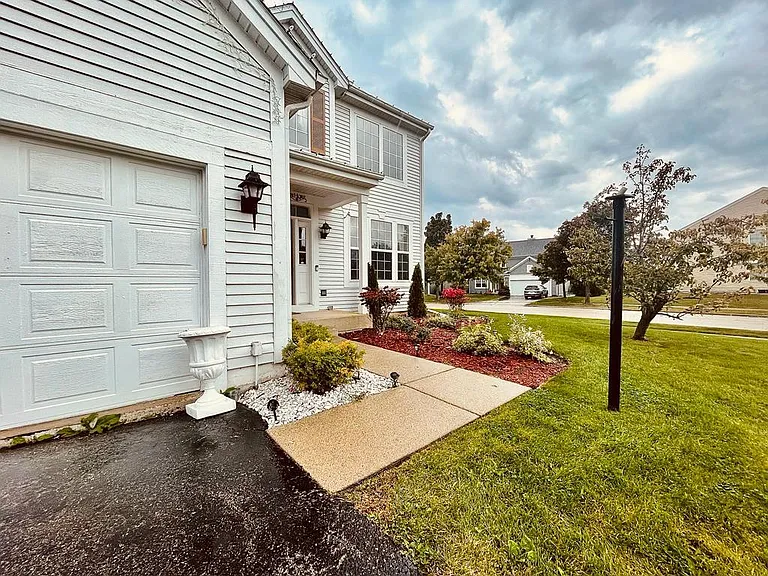7175 Preston Ct — Photo 2