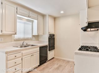 12842 Newport Ave APT 30, Tustin, CA 92780