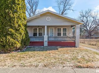 2160 S 14th St, Springfield, IL 62703