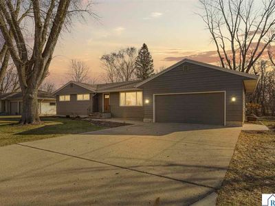 2028 Roe Crest Dr, North Mankato, MN, 56003