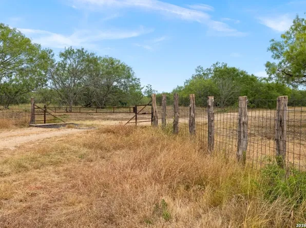 000 CR 171, Nixon, TX 78140