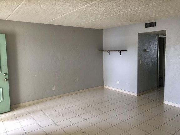 4th image of 4064 Halifax Dr APT 5