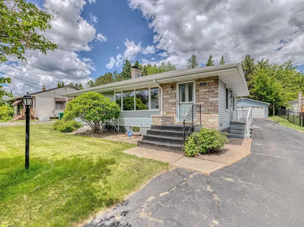 2113 Hutchinson Rd, Duluth, MN 55811
