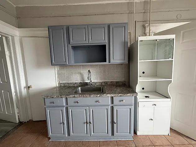 225-227 Clifton Ave #10R — Photo 3
