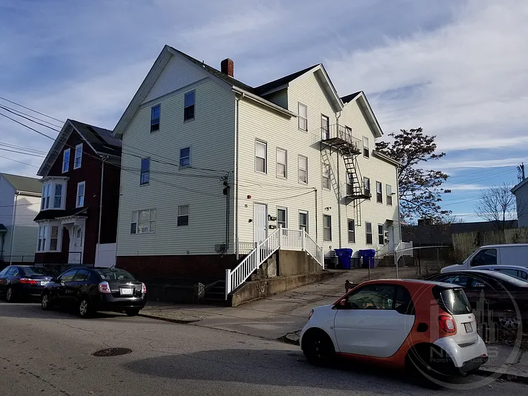 15 Walnut St 3rdflr 2b/1b Updated Newfloors Newpaint 1smpetok Prkg — Photo 20