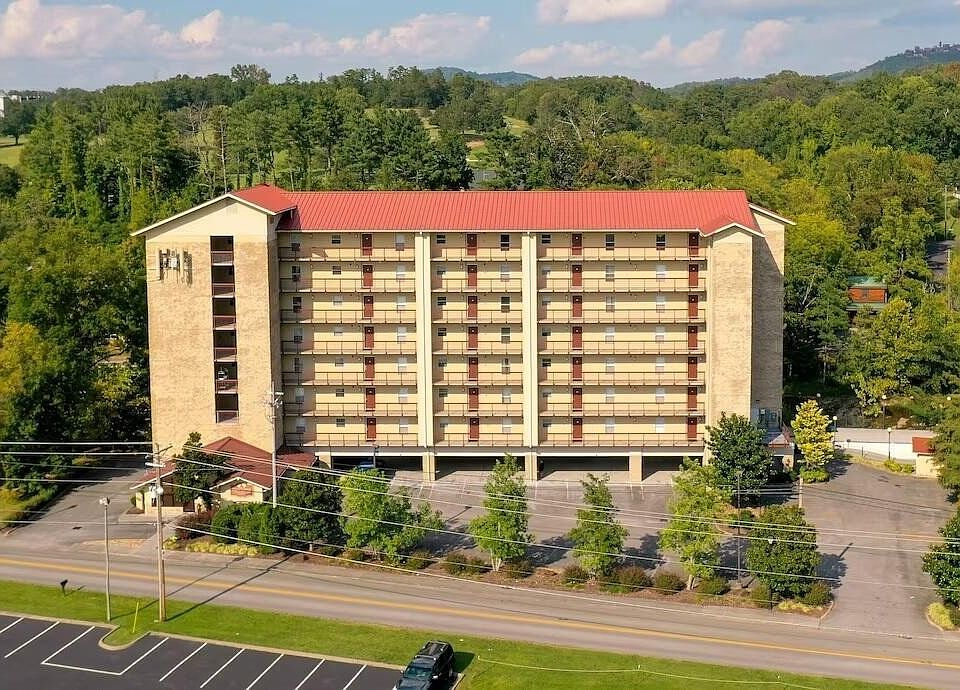 1st image of 3919 S River Rd #605
