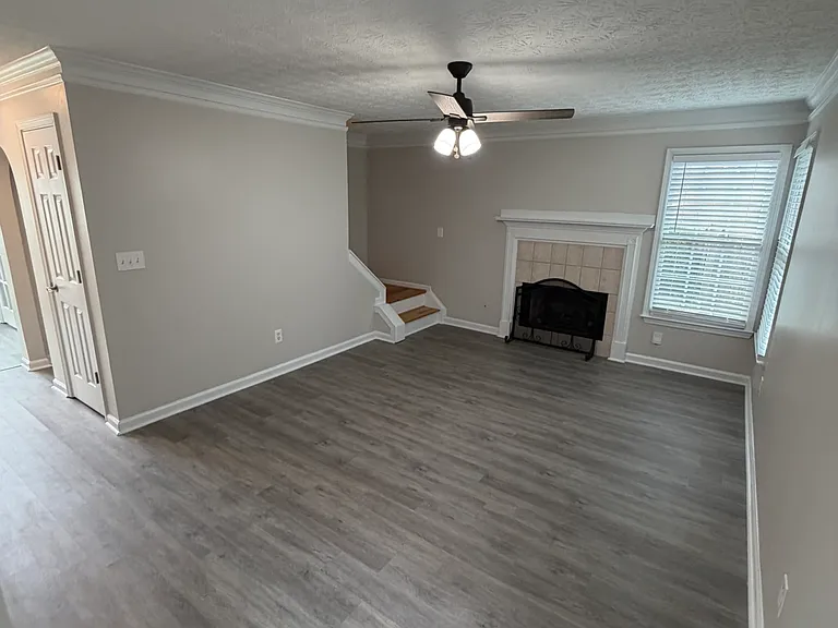 3929 Riverstone Dr — Photo 6