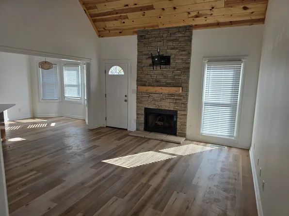 211 Evergreen Ct, Bowling Green, KY 42104