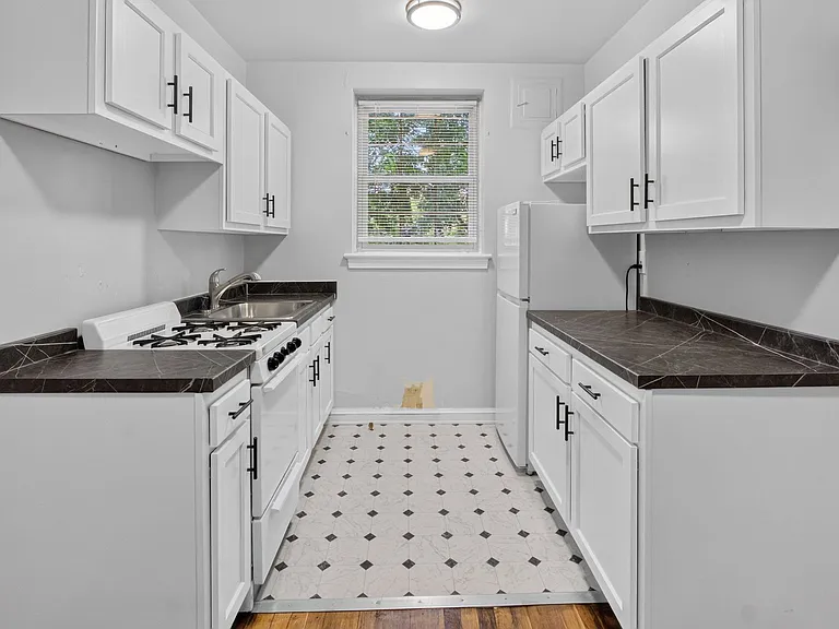 1447 Somerset Pl NW #205 — Photo 11