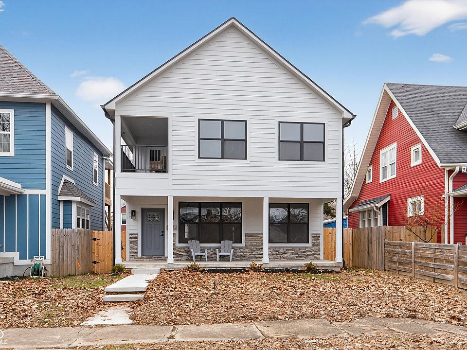 1st image of 220 Eastern Ave