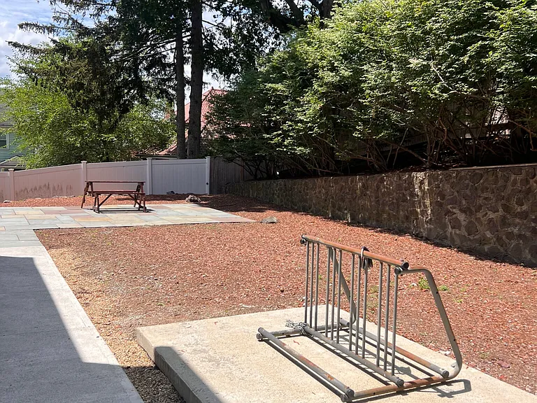 Mount Auburn St — Photo 12
