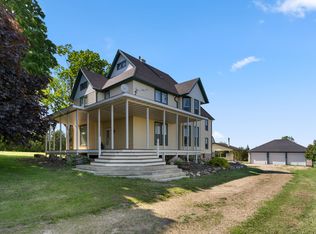 7440 Oak Hill Rd, Omro, WI 54963