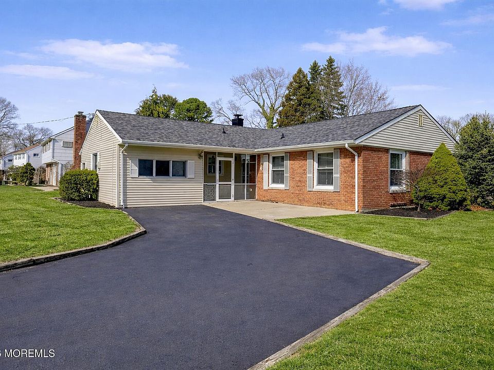 1st image of 1 Peach Tree Rd