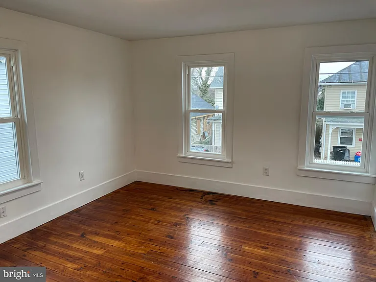 318 Highland Ave — Photo 10