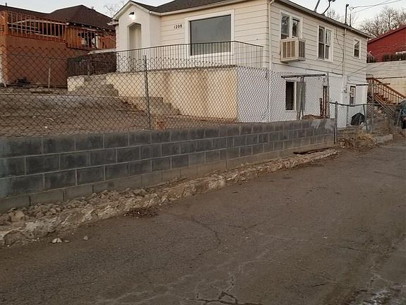 3rd image of 1208 N La Crosse Ave