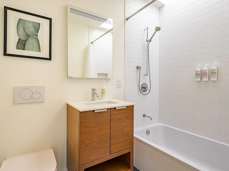 32 Frost St #THM — Photo 27